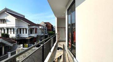 Gambar 3 House Tebet Desain Modern Minimalis Akses Jalan 2 Mobil