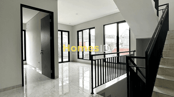 Gambar 1 House Tebet Desain Modern Minimalis Akses Jalan 2 Mobil