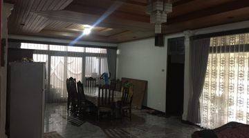 Gambar 4 Rumah, 2 Lantai, Shm, Bagus, Hadap Utara, Ada Kolam Renang, 2 Mobil