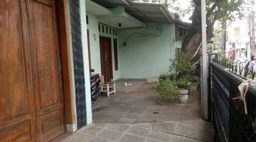 Gambar 1 Dijual Rumah 2 Lantai SHM Pinggir Jalan Daerah Cipulir Semi Furnished