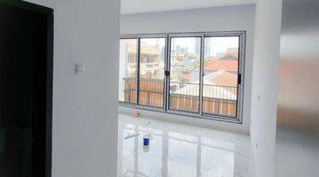 Gambar 5 Rumah 3 Lantai Tomang Jatipulo Baru Furnished SHM