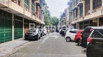 Gambar 1 Ruko 3.5 Tkt Jalan Asia Medan