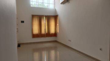 Gambar 4 Jual Rumah Lippo Cikarang 
cluster Ivory
(baru+terawat)

