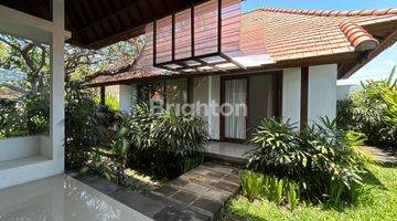 Gambar 1 VILLA 3BR+1 SANUR 545 M2 TAMAN POOL OPEN KITCHEN