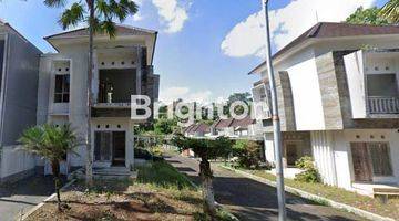 Gambar 2 Rumah One Gate Sistem 2br Listrik Under Groud Row Jalan 8 M