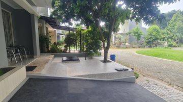 Gambar 3 Rumah Bagus 3 Lantai Gading Serpong Shm