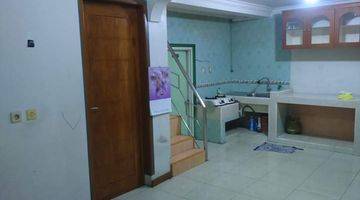 Gambar 2 Di Jual Cepat Rumah 3 Lantai,semi Furnished Bisa Nego 