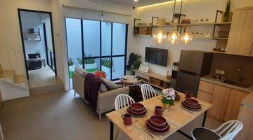 Gambar 4 Rumah 2 Lantai Grand Wisata Bekasi 3 Kamar Tidur Full Furnished Balkon Strategis