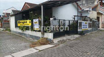 Gambar 1 RUMAH DALAM PERUMAHAN UPN