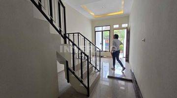 Gambar 4 Rumah Dijual Brand New Minimalis 3,5 Lantai Taman Ratu Lt 48m2 Jalan Lebar