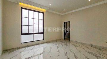 Gambar 3 Rumah Baru Mewah Dijual Green Ville Lt 198m2 Jarang Ada