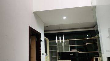 Gambar 3 Dijual Rumah 2 Lantai 4kt SHM di Versailles Residence