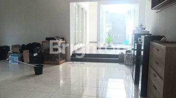 Gambar 2 KAN RUMAH MODERN, 2 LANTAI, TERAWAT ,SEMI FURNISHED ,SIAP HUNI