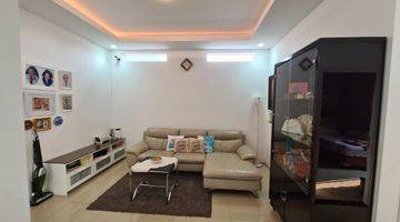 Gambar 1 Rumah 2 Lantai Siap Huni Semi Furnished di Setra Duta Bandung