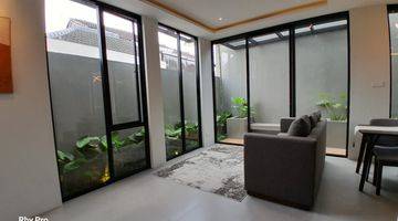 Gambar 4 Rumah Mewah Modern Hook Furnished 2 Lantai Dekat Kampus Uii Shm