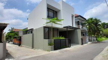 Gambar 1 Rumah Mewah Modern Hook Furnished 2 Lantai Dekat Kampus Uii Shm