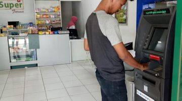 Gambar 2 Minimarket & Apotek (Bangunan Properti & Bisnis Masih Berjalan Aktif) Di Semper Barat Jakarta Utara