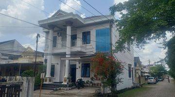 Gambar 1 Dijual Rumah Mode American Classic Di Komplek Caledonia, Sukamaju, Palembang, Hanya 5 Menit Ke Bandara