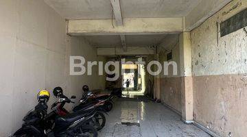 Gambar 2 Gedung Di Jalan Utama Gatot Subroto Denpasar Bali