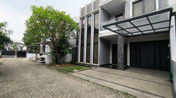 Gambar 1 Disewa Rumah Mewah Fully Furnished Dlm Cluster Jagakarsa Jaksel