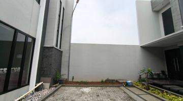 Gambar 2 Rumah Mewah Furnished Dlm Cluster Pinggir Jalan Jagakarsa Jaksel