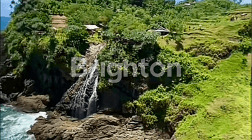 Gambar 4 KAWASAN ASRI PINGGIR BIBIR PANTAI COCOK UNTUK VILA ATAU GLAMPING