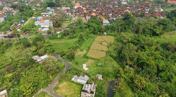 Gambar 1 Tanah Pinggir Sungai Komplek Villa Tanah