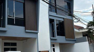 Gambar 4 Rumah Modern Minimalis 2 Lantai di Cempaka Putih