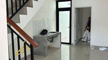 Gambar 3 Rumah Modern Minimalis 2 Lantai di Cempaka Putih