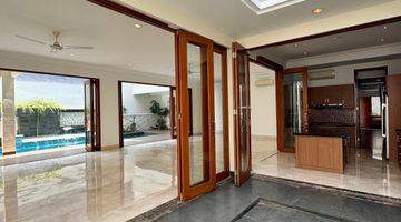 Gambar 4 Dijual Rumah Model Tropical Di Area Cipete 