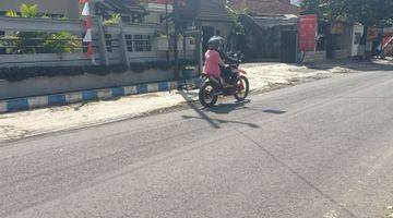 Gambar 2 Rumah Tepi Jalan Akses 3-4 Mobil