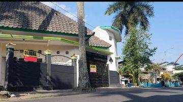 Gambar 5 Rumah Tepi Jalan Akses 3-4 Mobil