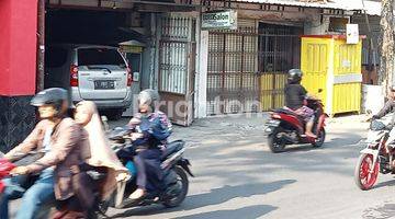 Gambar 1 RUMAH TOKO DI DAERAH TENGAH KOTA SURABAYA JALANAN RUAME PADAT BISA UNTUK USAHA DLL