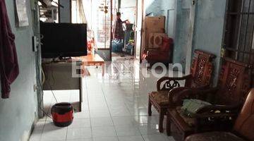 Gambar 3 RUMAH TOKO DI DAERAH TENGAH KOTA SURABAYA JALANAN RUAME PADAT BISA UNTUK USAHA DLL