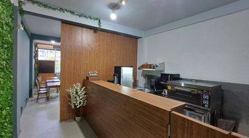 Gambar 1 Ruko 3 Lantai Area Pusat Kuliner Kuta Ruko di Jl Dewi sri kuta, Dewi Sri 200 m² Semi Furnished SHM - Sertifikat Hak Milik