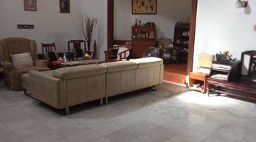 Gambar 1 Rumah Semi Furnished SHM di Pejaten, Jakarta Selatan