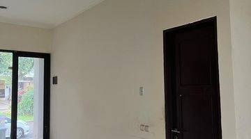 Gambar 5 Dijual Rumah 2 Lantai Bagus Cluster Newton Gading Serpong 