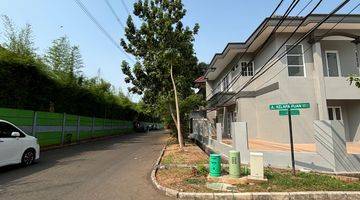 Gambar 2 Rumah Hoek 2 Lantai Full Renov Sektor 1G Gading Serpong