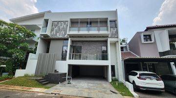 Gambar 1 Rumah 3 Lantai Dengan Swimming Pool Besar Taman Puri Bintaro