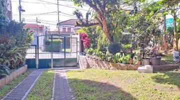 Gambar 1 Dijual Rumah Dengan Taman Luas di Cihanjuang Harga Terbaik