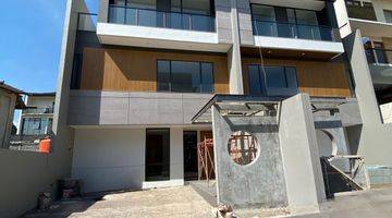 Gambar 1 Rumah 2 Lantai Baru Unfurnished di Lavida Residence Setraduta, Bandung