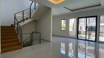 Gambar 3 Rumah 2 Lantai Baru Unfurnished di Lavida Residence Setraduta, Bandung