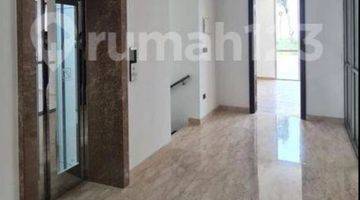 Gambar 4 Rumah Golf Island Lift 10x25