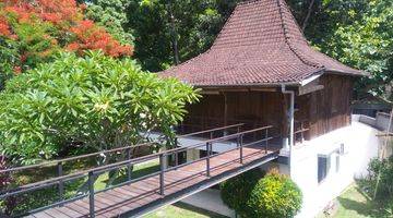 Gambar 2 Cozy Villa With Huge Garden 1.000 M