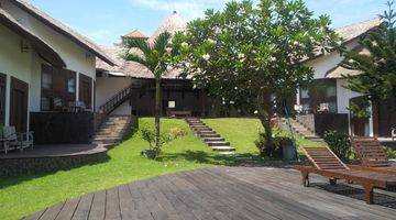 Gambar 1 Cozy Villa With Huge Garden 1.000 M