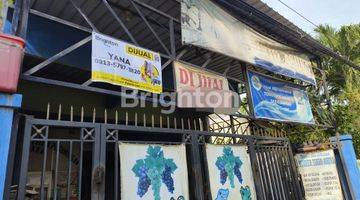 Gambar 1 Rumah Usaha Pinggir Jalan Raya di Surabaya Barat