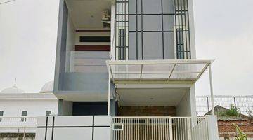 Gambar 2 Rumah 2 Lantai Baru Unfurnished di Jalan Jambangan Baru 2 Surabaya, Surabaya