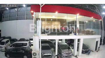 Gambar 2 gedung ex showroom mobil dimensi. jln raya Husein sastro negara