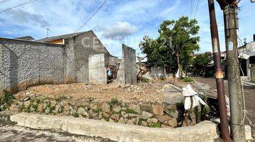 Gambar 3 Lokasi Strategis, Tanah Hook Di Sentraland. 