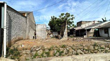 Gambar 2 Lokasi Strategis, Tanah Hook Di Sentraland. 